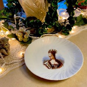 Vintage Victoria Austria royal Carlsbad lady plate